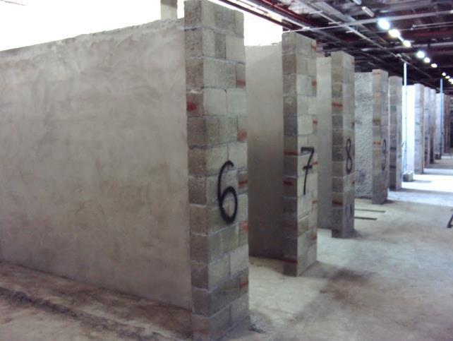Etapa 2: preparação para avaliação experimental Para ambas as etapas laboratório e campo foram constituídos substratos de alvenaria de blocos de concreto, cujas características e respectivos métodos