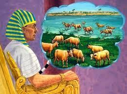 OS SONHOS DE FARAÓ Faraó sonha que estava em pé na beira do rio Nilo e de repente saía do rio sete vacas bonitas e gordas e em seguida saíram sete