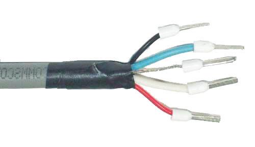 7 - Antes de instalar a tampa da caixa deixe os prensa cabos da rede e da FE completamente soltos, afim de permitir o escorregamento dos cabos para fora do invólucro, mantendo dentro da caixa o