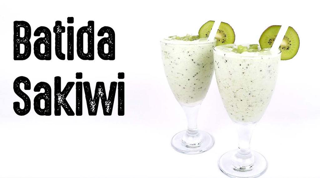 Num Liquidificador: 2 copos de gelo triturado 3 Kiwis picados 2 doses de Leite Condensado 1 dose de Licor de Kiwi 4