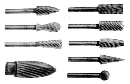 CLASSIFICAÇÃO DAS LIMAS Para simplificar a usinagem manual de ajustagem, rebarbamento e polimento, usam-se as limas rotativas ou