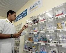 16 de abril de 2013 Farmácias deverão informar sobre venda de antibióticos a partir desta terça Decisão de controlar