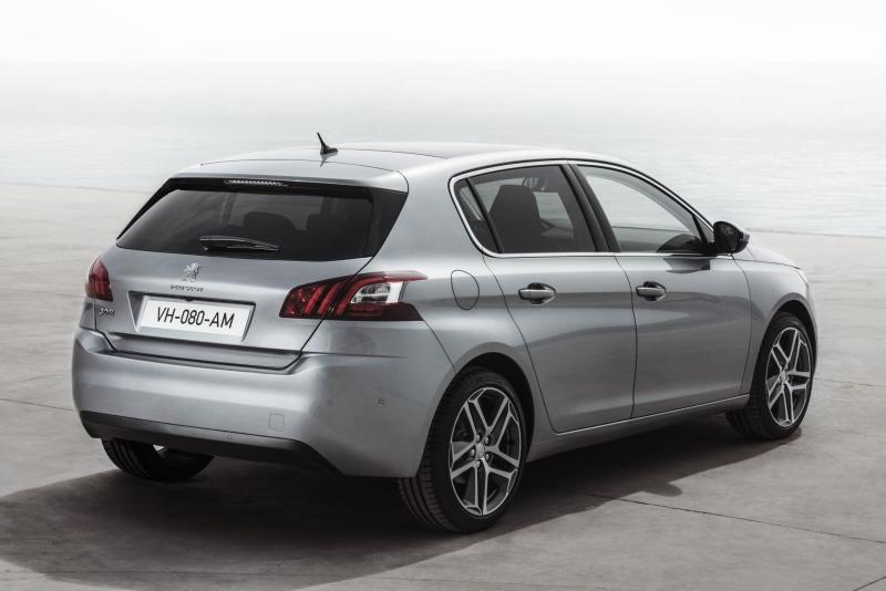 Design O novo Peugeot 308 tem um design exterior puro e refinado, que inspira robustez e qualidade.