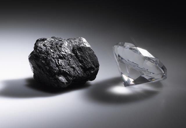 Diamante perde sua posição de material mais duro do mundo Q-carbono: denominado pelos cientistas como terceira fase sólida do carbono, não pode ser encontrado na natureza, exceto talvez no núcleo de