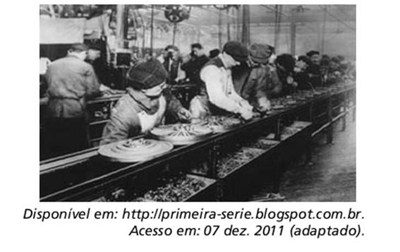 a) Unidade entre concepção e execução, instaurando um trabalho de conteúdo enriquecido, preservando-se, assim, as qualificações dos trabalhadores.