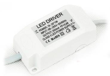 ..Plafon 6 á 25W Bivolt Universal *** Parafuso 1 20 DRIVER - P/ CHIP LED Cód. Referência Produto Potência Tensão Temp. Master 64000 DRIVER 10W DRIVER...P/...Refletor 10 W Bivolt Universal *** Parafuso 1 20 64005 DRIVER 20W DRIVER.