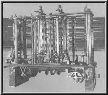 Já em 1834, Charles Babbage, conhecido como o Pai do Computador, desenvolveu uma máquina analítica capaz de executar as quatro operações (somar,
