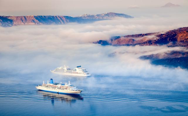 veleiro ao redor do vulcão em Santorini Todos os traslados conforme o itinerário (11) *Bilhete aéreo Istambul-Atenas não incluído.