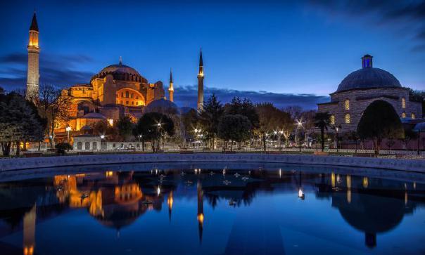 Mundos Excitantes] 2 noites de hotel em Istambul Dia inteiro de visita a Istambul com almoço incluído Circuito de 4 dias/3 noites a Canakkale e Pamukkale com pensão completa - hotéis de 4* ou 5*