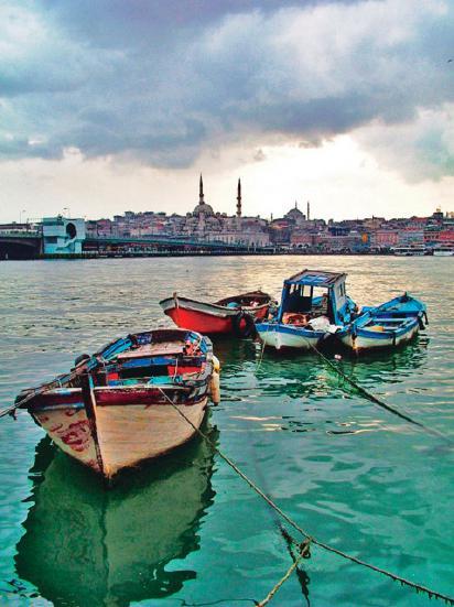 (Alguns pontos turísticos fecham durante um dia da semana - consulte seu agente). DIA 3: ISTAMBUL - ANKARA - CAPADÓCIA Traslado pela manhã para o aeroporto para embarque no vôo com destino a Ankara.