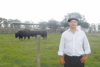 8 CARNE Angus x Zebu, o casamento perfeito A VPJ Pecuária, de Valdomiro Poliselli Júnior, começou, há mais de 20 anos, o trabalho com o cruzamento Angus e Zebu (hoje chamado de casamento perfeito) em