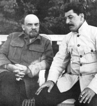 Os Bolcheviques, que pregavam a luta revolucionária, formação de uma ditadura do proletariado e a implementação do socialismo, passaram a serem vistos como uma solução viável para atender essas