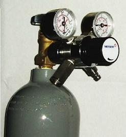 Soluções DILO Redutor de Pressão 3-974-R001 Para redução da pressão em compartimentos ou cilindros de gás com pressão superior à permitida na conexão de entrada de Aparelhos Medidores; - Regulador de