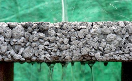 quantidades de água; Esse tipo de concreto, pode ser usado como pavimentação externa,