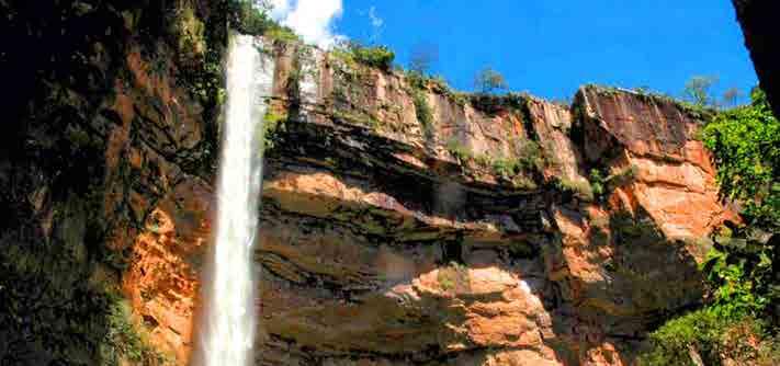 Recentemente, a cidade ganhou um estruturado parque de ecoturismo. Muitos restaurantes só abrem nos fins de semana, quando as pousadas costumam lotar.