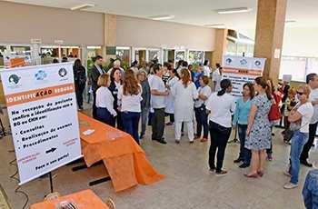 A iniciativa, que aconteceu na entrada do 3º andar do HC, teve o