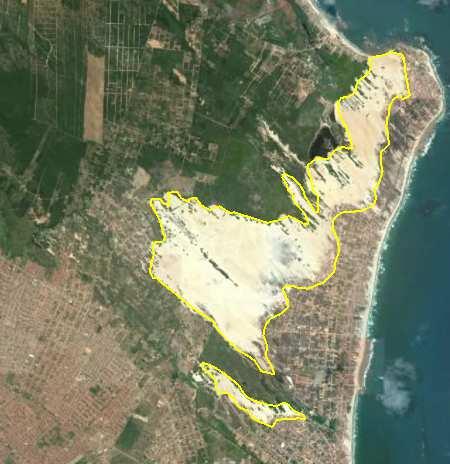 Figura com área de duna em Paracuru/CE.