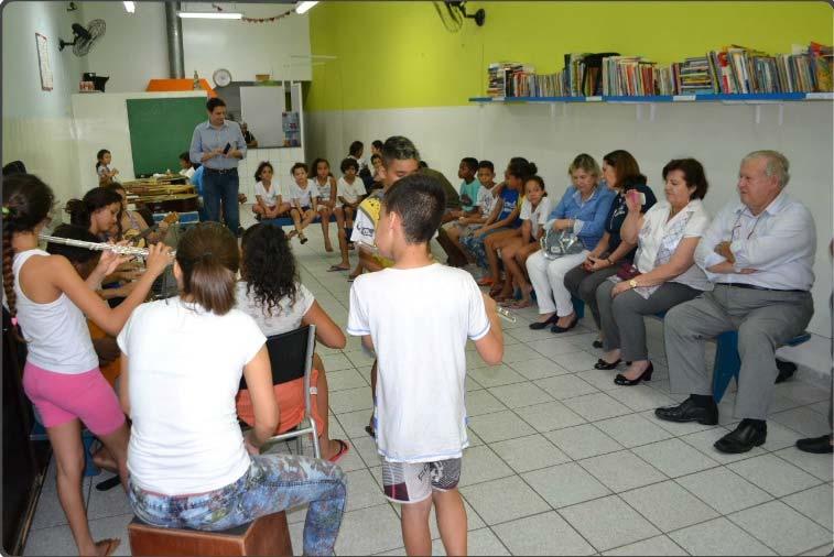 Página 2 NOVEMBRO Mês da FUNDAÇÃO ROTÁRIA A Fundação Rotária é uma instituição filantrópica, idealizada em 1917 pelo Presidente 1916-17 do Rotary lnternational - Arch C.