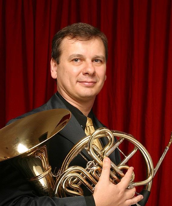David Misiuk - Trompa Natural de São Paulo, iniciou seus estudos de trompa em 1981, sob orientação de Enzo Pedini, na Escola Municipal de Música de São Paulo.