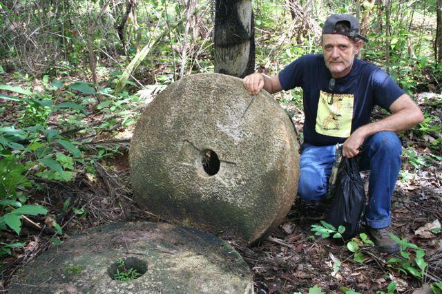 Condizente com esses entendimentos adotados pela FBB e pelo PNT 2007-2010, este estudo diagnóstico do potencial turístico do Sítio Histórico e Patrimônio Cultural Kalunga orienta-se para o enfoque da