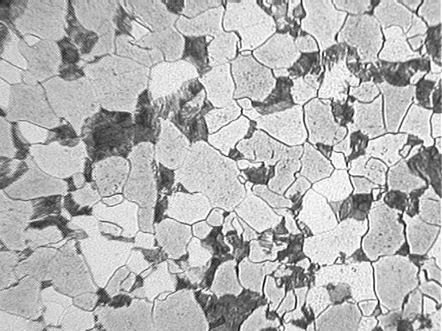 v. 25, n. 3, 2006 Formação da Fase Bainítica em Aços de Baixo Carbono 177 condição J, mostra a aparência típica das amostras atacadas com metabissulfito de sódio.