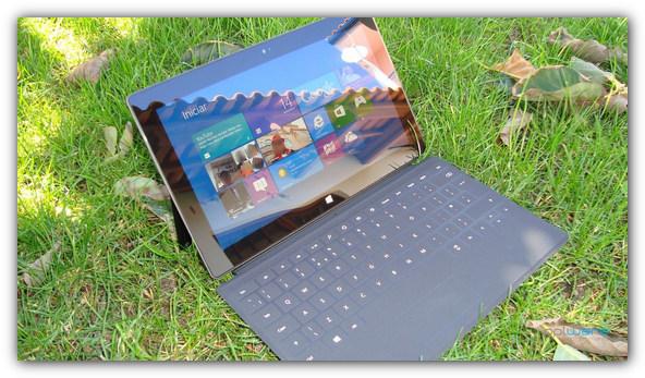 Análise: Microsoft Surface RT Date : 26 de Março de 2013 A Microsoft apostou num novo segmento e concebeu o seu primeiro dispositivo: o Microsoft Surface RT.