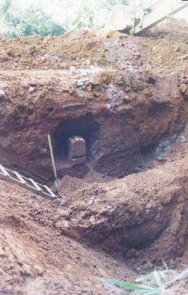 Figura 22 Coleta do bloco da cava do duto Os ensaios foram realizados no laboratório de solos da UFPR (Universidade Federal do Paraná) através de um Programa de Cooperação entre Universidades