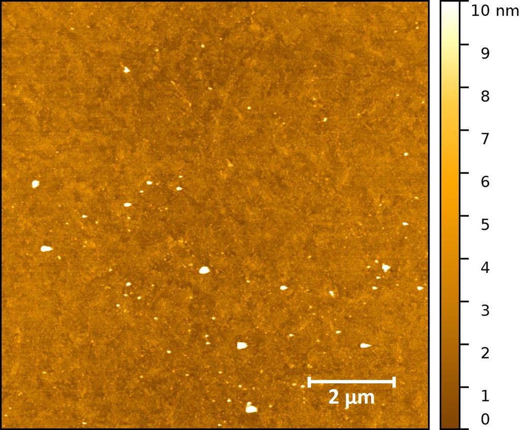 3.4. MEDIDAS DE AFM/MFM a. b. Figura 3.9 a. Imagem da topografia e b. imagem de MFM para o filme de FeNi36 de 140 nm de espessura.