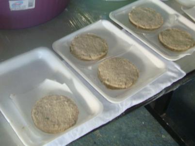 produtos beneficiados. (B) Fishburguer. (C) Almôndegas de peixe.