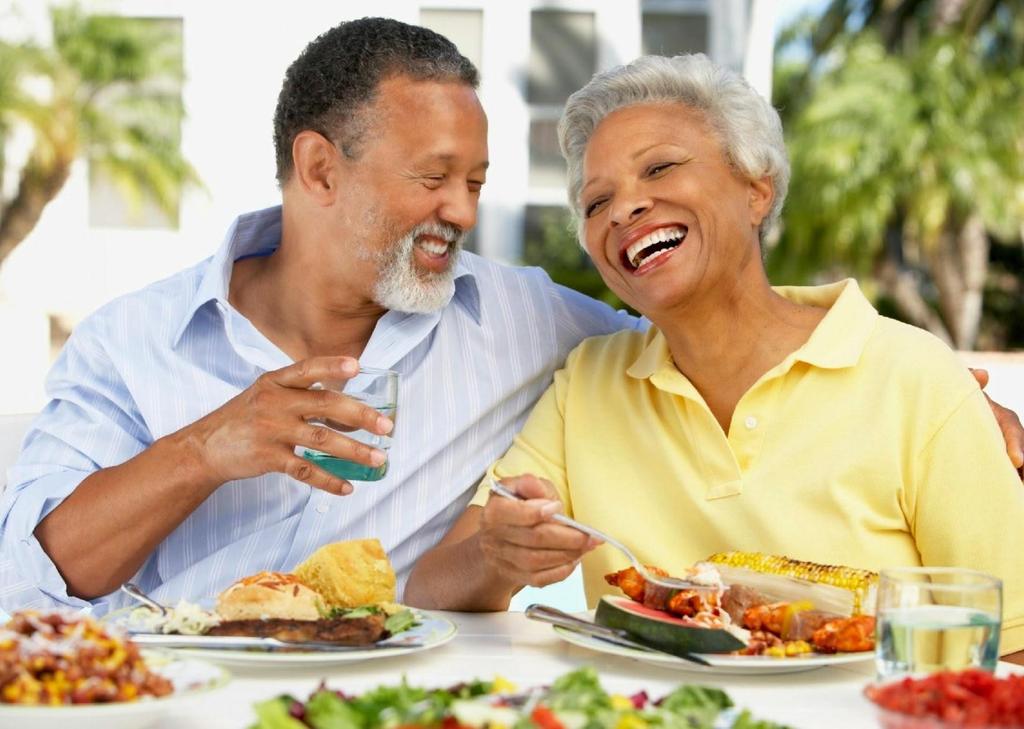 7 - Cheque a alimentação de sua mãe: Quando moram sozinhas principalmente, elas tendem a ter preguiça de fazer comida para si, ou mesmo optam por comprar lanches de má qualidade ocasionando vários