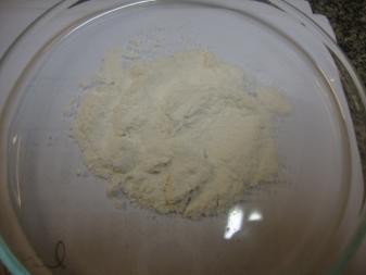 O produto seco obtido com adjuvante (FIGURAS 3; 4; 5).