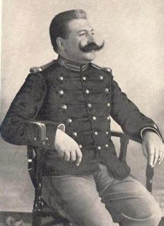 João Teixeira Pinto General português natural de Moçâmedes (nascido em 1876) filho de militar português, destacou-se em várias campanhas militares no início do século XX na Guiné, Angola e Moçambique.