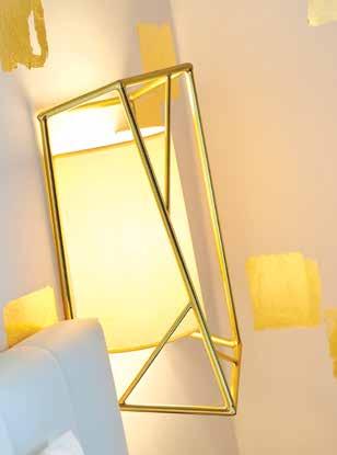 With its faceted golden jewel look, balanced with is purity of lines, Star wall lamps enrich the space.