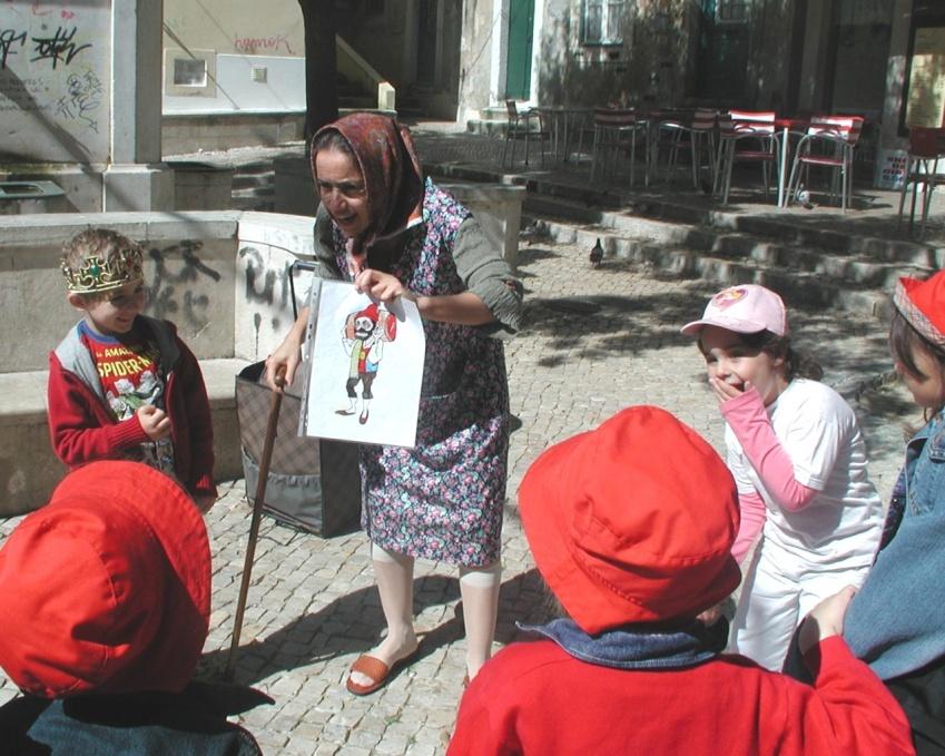 Agora eu era o rei (Visita Guiada para o Pré-escolar) Era uma vez um rei que não conhecia o seu reino Um passeio por Almada Velha vai