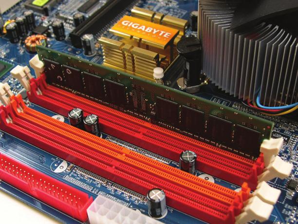 Marca DDR2 DIMM Um módulo de memória DDR2 possui uma marca de forma que só pode ser encaixada em uma posição.