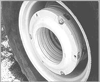 pneus de tração; e Ferro fundido, podem ser colocados nos discos das rodas motrizes ou na parte frontal do trator, presos no
