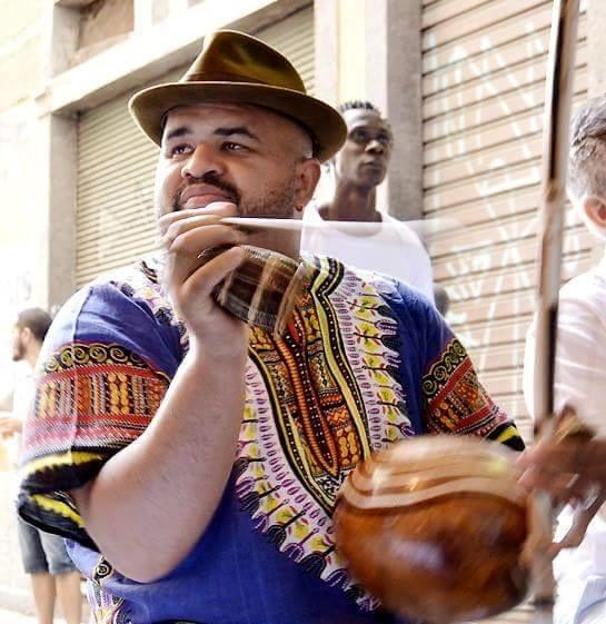 CM Rafael Dia Lemba Mbuntu SP Rafael Pedro da Silva, 33 anos, é natural de São Paulo-SP. Primeiro filho de quatro irmãos, de família humilde, residente na periferia da Zona Sul de São Paulo.