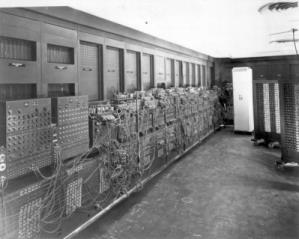 Computação - Histórico e Evolução ENIAC (Eletronic Numerical