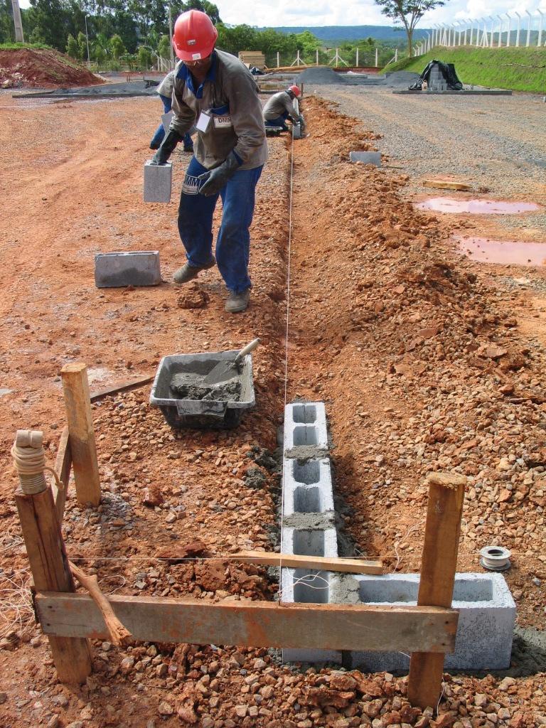 LOCAÇÃO DA OBRA