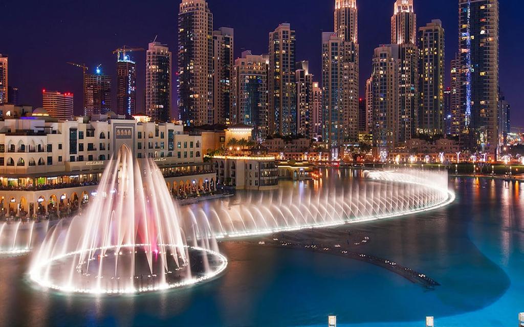 Visita ao Shopping com Show das Águas Dançantes O Dubai Mall é hoje o destino de compras e