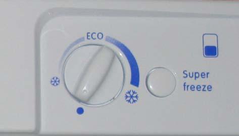 FUNÇÃO SUPER COOL: A entrada numa das modalidades de alarme ou a desactivação do aparelho ou do compartimento do frigorífico comportam automaticamente a desactivação da função.