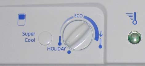 Regulação do Compartimento do Frigorífico: A regulação da temperatura do compartimento do frigorífico é gerida pela placa com base na temperatura detectada pela sonda de ar do frigorífico segundo a