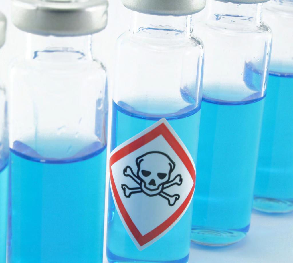 Secção 2 da FDS Identificação dos perigos ASPETOS MAIS IMPORTANTES A secção 2 inclui informações sobre: A classificação de perigo do produto químico; A forma como o produto químico deve ser rotulado