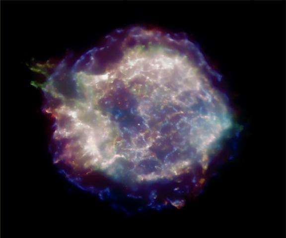 Estrelas: origem, evolução e morte GAUMa 2013 (Sobrinho J. L. G.) 14 Figura 10: A SNR Cassiopeia A observada na banda dos raios-x.