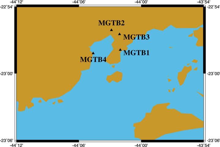 4 As quatro estações sísmicas mostradas na Figura 1 foram instaladas em dois dias, ou seja, as estações MGTB1, MGTB2 e MGTB3 no dia 20/05/2010 e a estação MGTB4 no dia 21/05/2010.