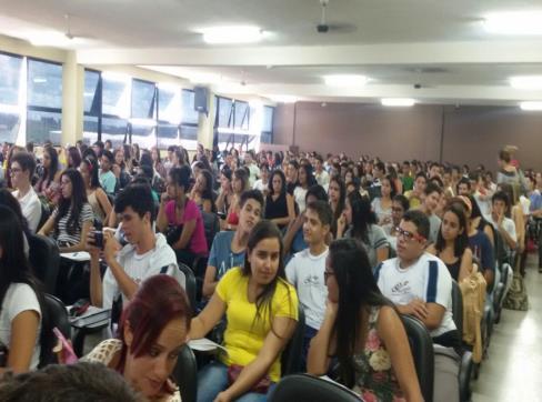 nossa apresentação. GOIÁS ENEM Aconteceu no dia 18/03 a primeira aula do Goiás Enem, com participação de mais de 300 alunos.