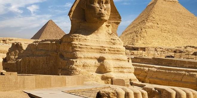 HISTÓRIA DA PERFUMARIA Nasceu no Egito, em homenagem à Deusa Athor Hator é uma