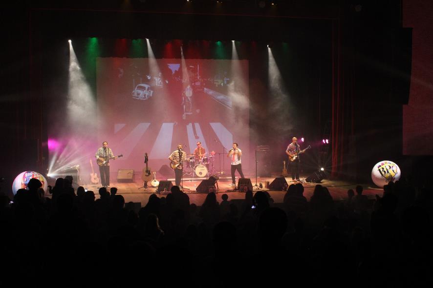 BEATLES PARA CRIANÇAS VOLTA AO TEATRO BRADESCO RIO Show de rock para a família toda terá apresentações em maio. Crédito: Divulgação. Clique na imagem para salvar fotos em alta resolução.