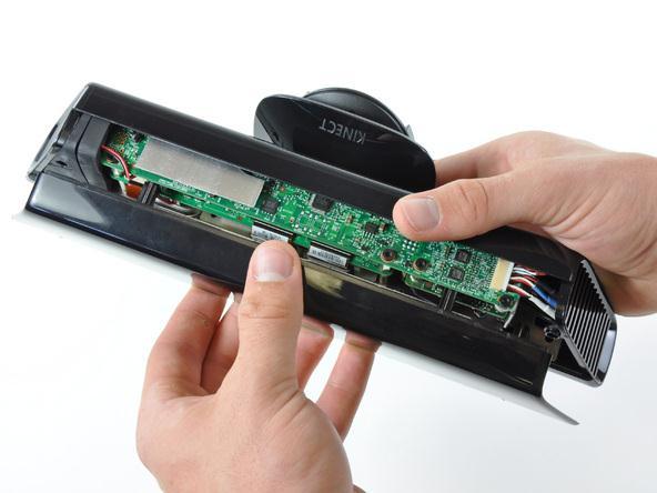 com/xbox Toda a parte lógico-digital do Kinect é encapsulada em duas placas, mostradas na Figura 3, que contém uma série de circuitos integrados como, por