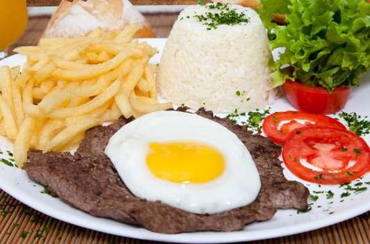 Peça já a sua! À La Minu ta Escolha nossos saborosos bifes de: carne frango vegetariano Agora você pode almoçar e jantar fora todos os dias!